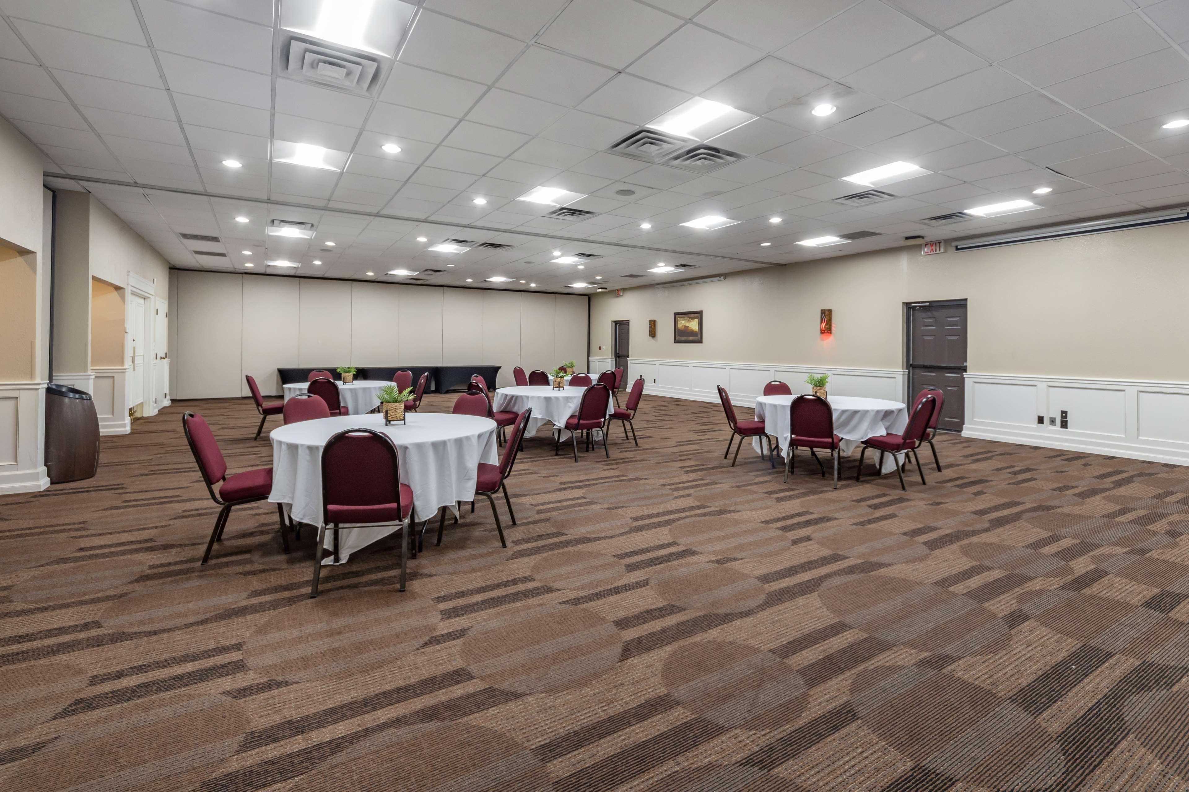Best Western Plus Saddleback Inn And Conference Center Оклахома-Сити Экстерьер фото