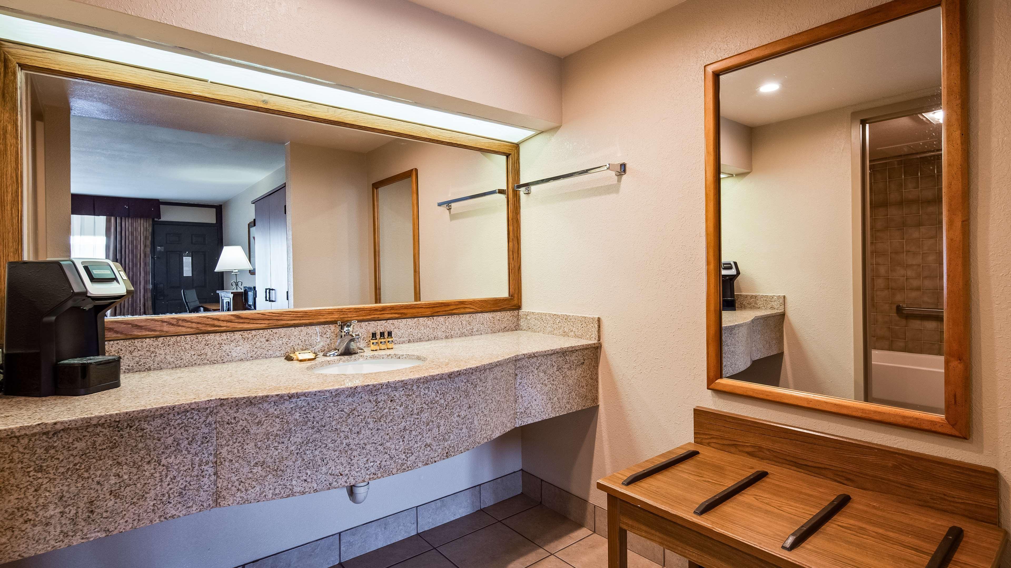 Best Western Plus Saddleback Inn And Conference Center Оклахома-Сити Экстерьер фото